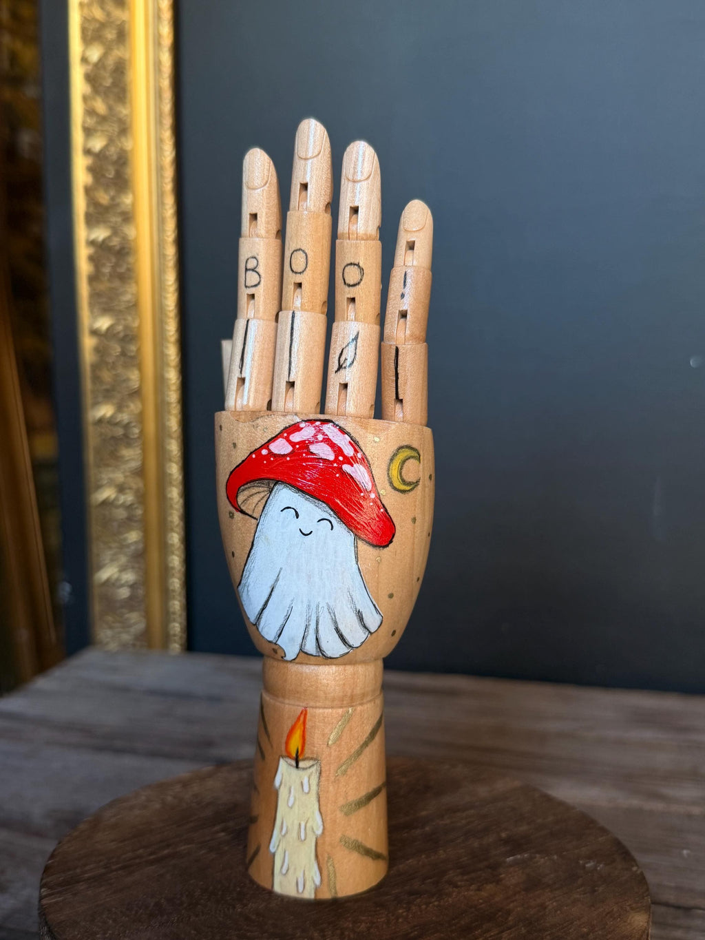 NAIA – Main en bois, œuvre unique