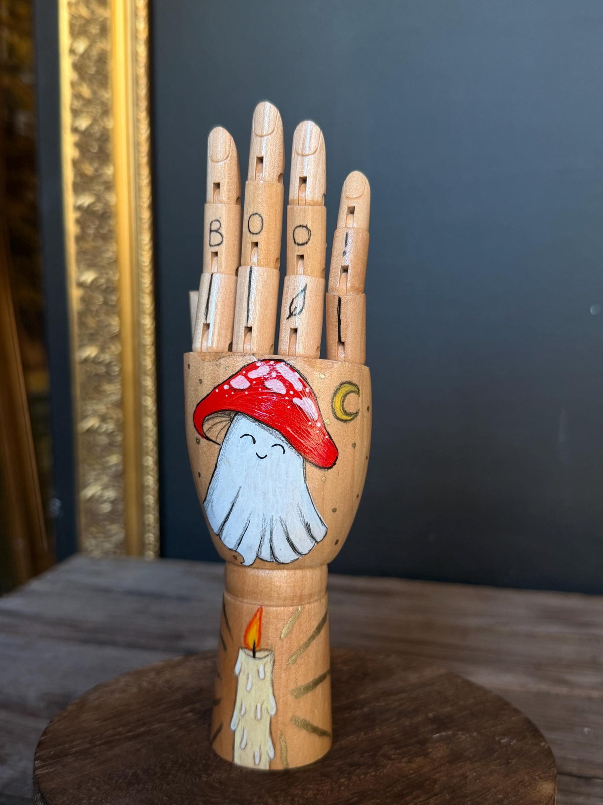 NAIA – Main en bois, œuvre unique