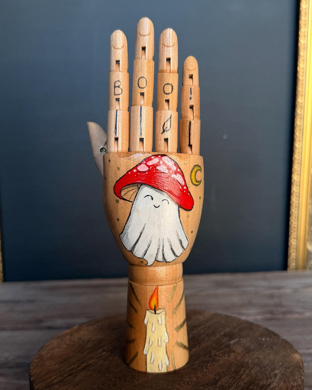 NAIA – Main en bois, œuvre unique