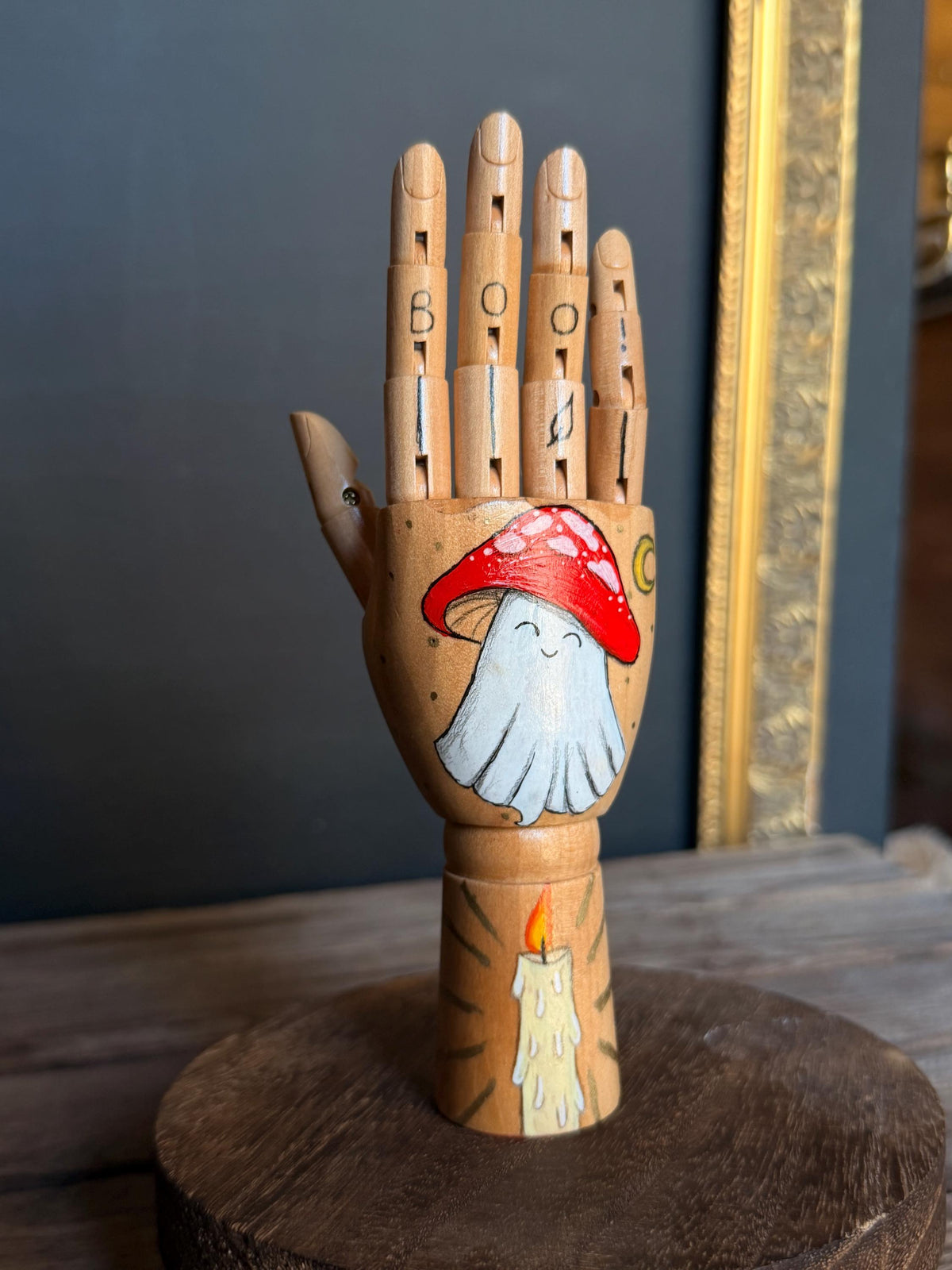 NAIA – Main en bois, œuvre unique